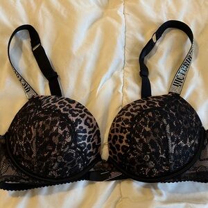 Victoria's Secret Very Sexy Push up bra. Black and Brown Animal Print Lace Bra.